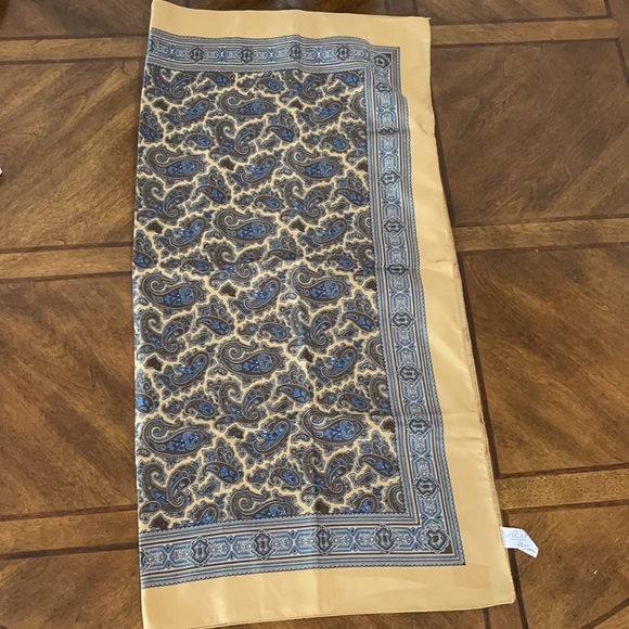 # The Rack Scarf. - Picture 5 of 9